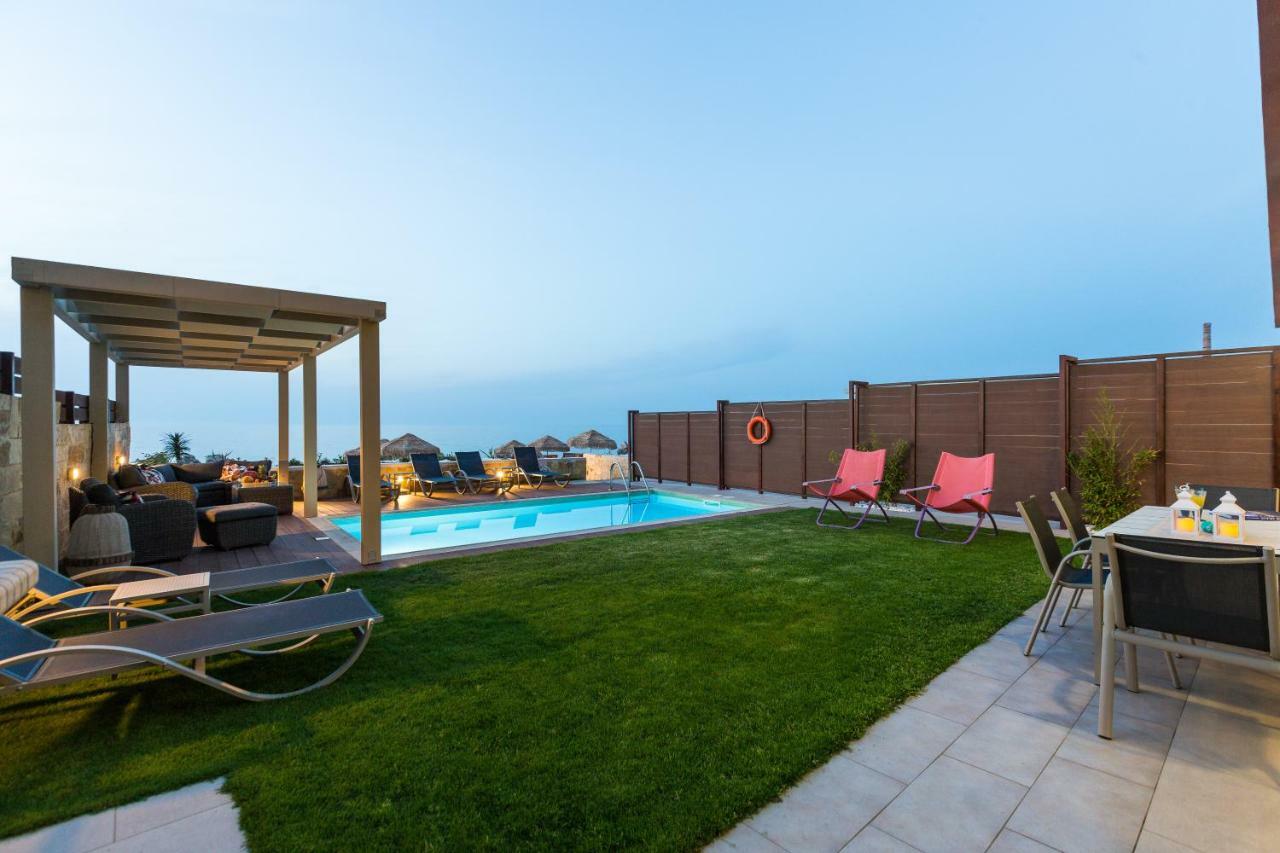 Espera Luxury Beach Front Residence With Pool & Bbq, By Thinkvilla Réthimno Kültér fotó